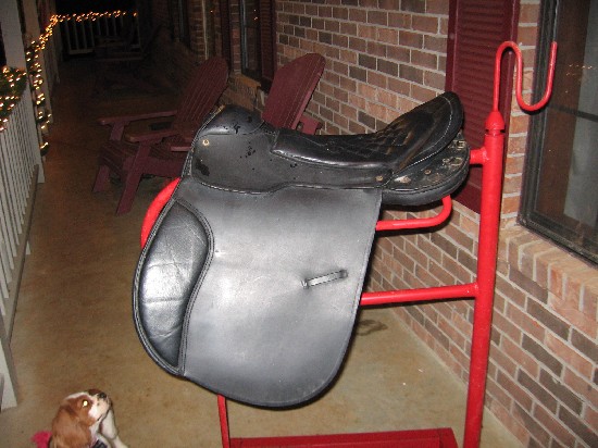 Paragon Trail Saddles with stand